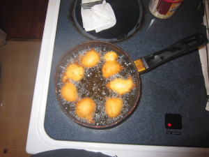 Homemade donut holes for breakfast.  Hmmmm~